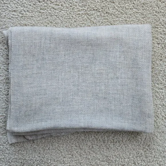 NWOT Cashmere Woven Lightweight Tan/Grey Scarf - Picture 3 of 11